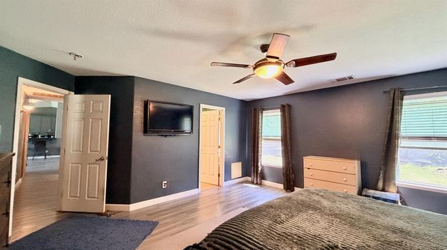 7557 Live Oak Drive, Sanger, CA 93657