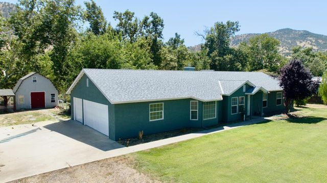 7557 Live Oak Drive, Sanger, CA 93657