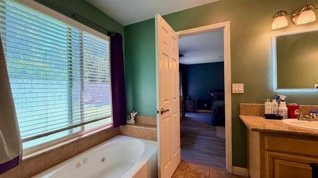 7557 Live Oak Drive, Sanger, CA 93657