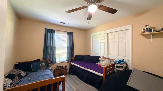 7557 Live Oak Drive, Sanger, CA 93657