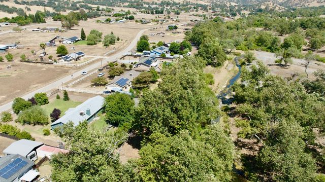 7557 Live Oak Drive, Sanger, CA 93657
