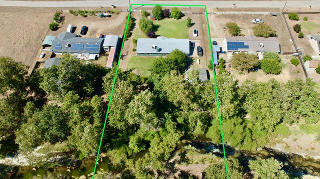 7557 Live Oak Drive, Sanger, CA 93657