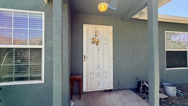 7557 Live Oak Drive, Sanger, CA 93657