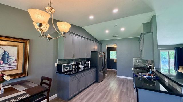 7557 Live Oak Drive, Sanger, CA 93657