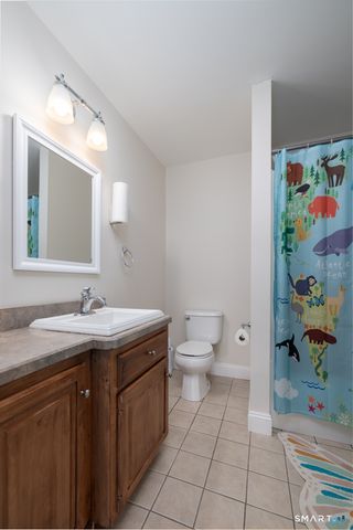 22 Crescent Street, West Hartford, CT 06119