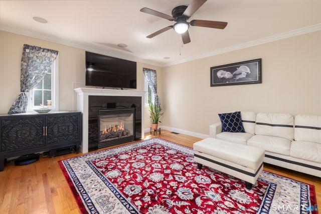 22 Crescent Street, West Hartford, CT 06119