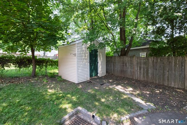 22 Crescent Street, West Hartford, CT 06119