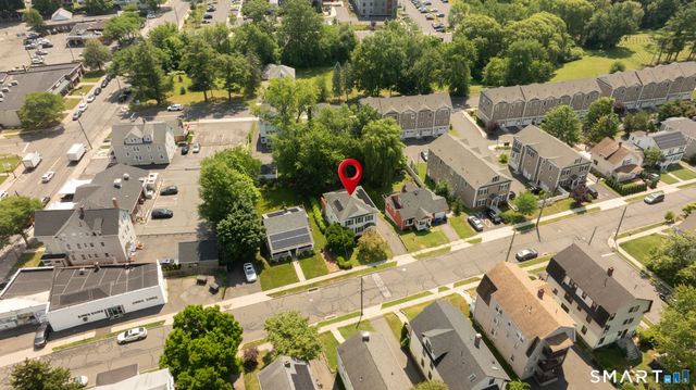 22 Crescent Street, West Hartford, CT 06119
