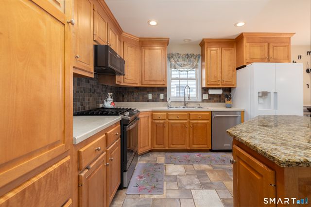 22 Crescent Street, West Hartford, CT 06119