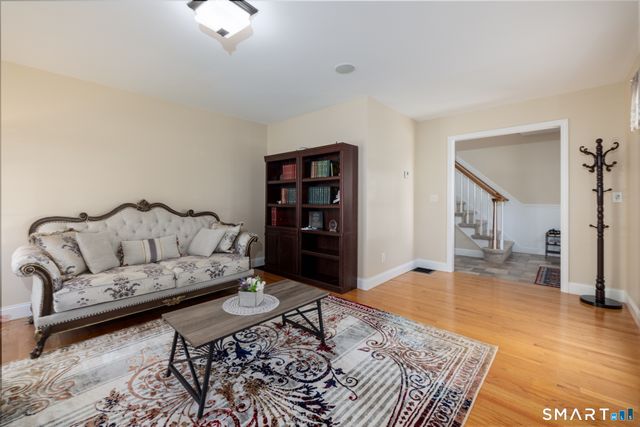 22 Crescent Street, West Hartford, CT 06119