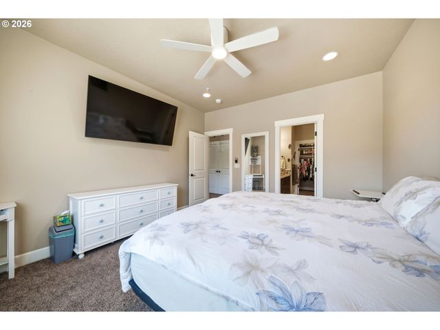 11447 Se FALCO St, Happy Valley, OR 97086