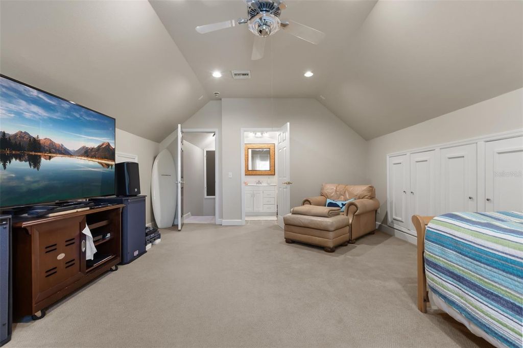 Image 10 of property listing at 9718 QUIET LANE, Winter Garden, FL 34787