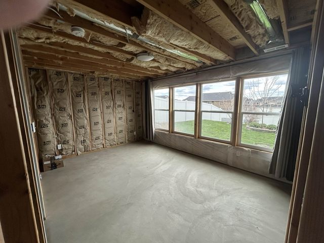 8607 N James Dr, Spokane, WA 99208