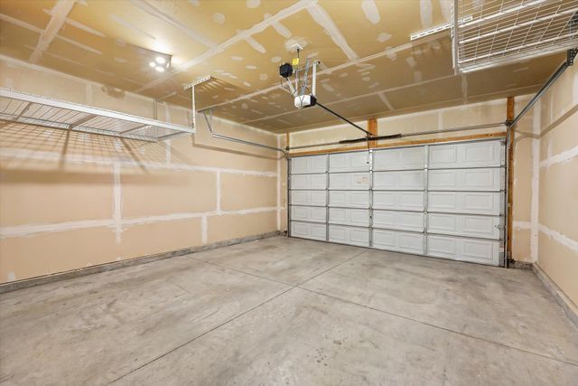 8607 N James Dr, Spokane, WA 99208