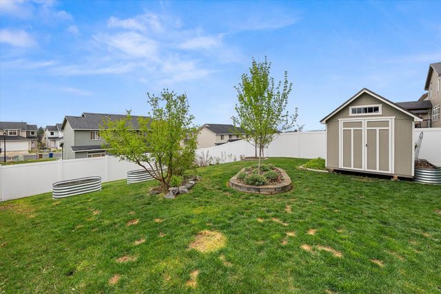 8607 N James Dr, Spokane, WA 99208