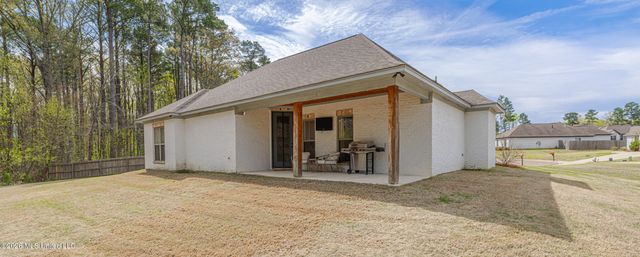 146 Woodburn Way, Pearl, MS 39208