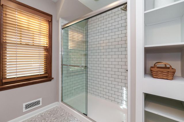 4381 Ingham Avenue, Columbus, OH 43214