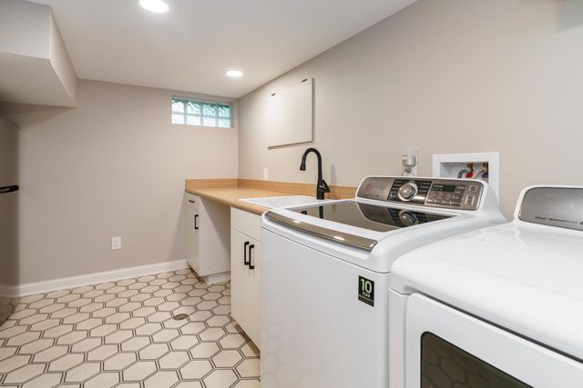 4381 Ingham Avenue, Columbus, OH 43214