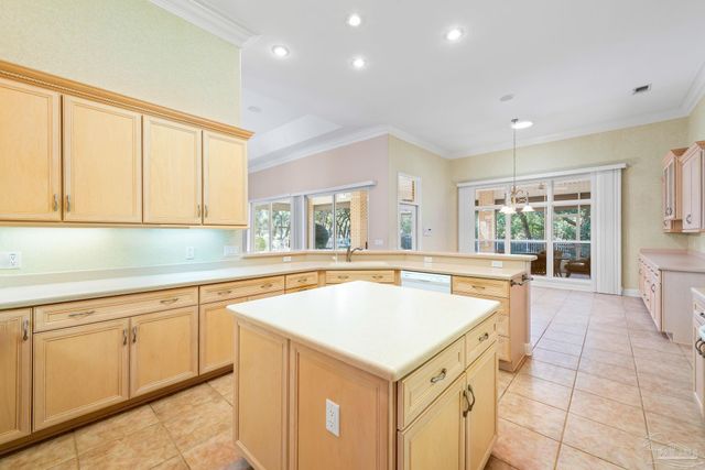 2739 Muirfield Dr, Navarre, FL 32566