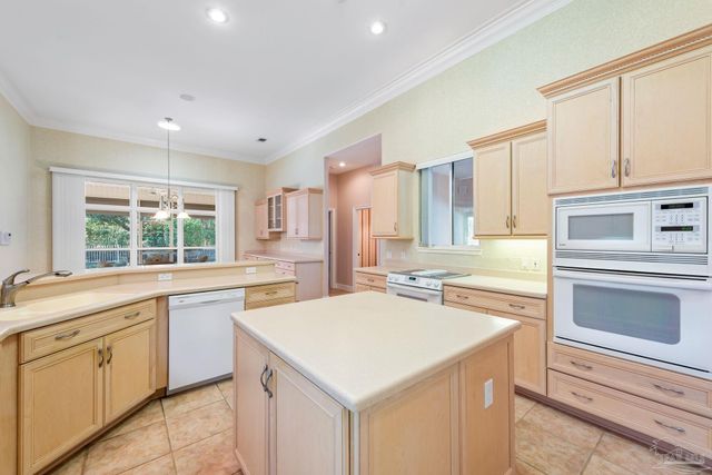 2739 Muirfield Dr, Navarre, FL 32566