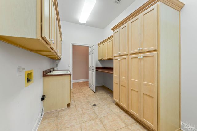 2739 Muirfield Dr, Navarre, FL 32566