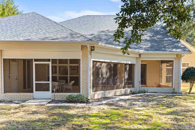 2739 Muirfield Dr, Navarre, FL 32566