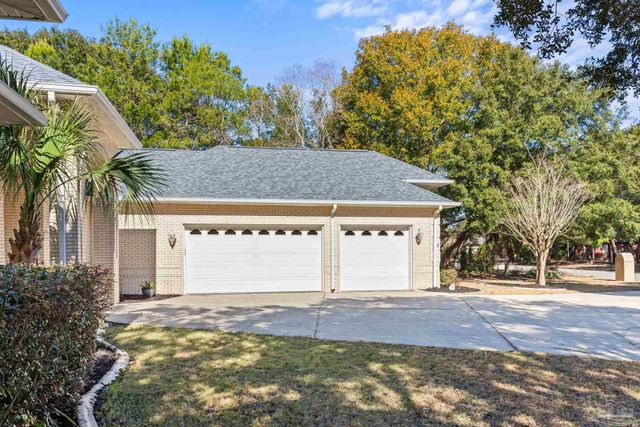 2739 Muirfield Dr, Navarre, FL 32566