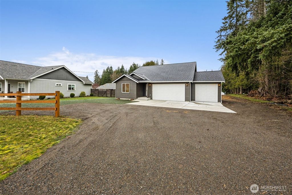 401 Pershing Avenue, Carbonado, WA 98323