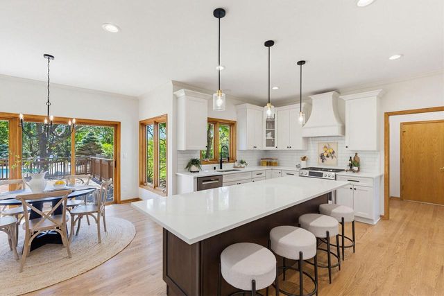 278 Mulberry DRIVE, Delafield, WI 53018