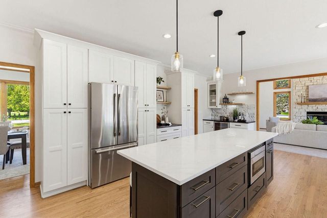 278 Mulberry DRIVE, Delafield, WI 53018