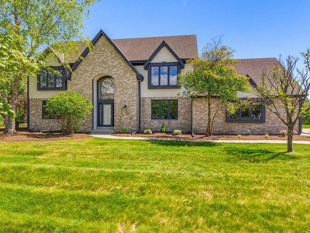 278 Mulberry DRIVE, Delafield, WI 53018