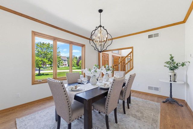278 Mulberry DRIVE, Delafield, WI 53018