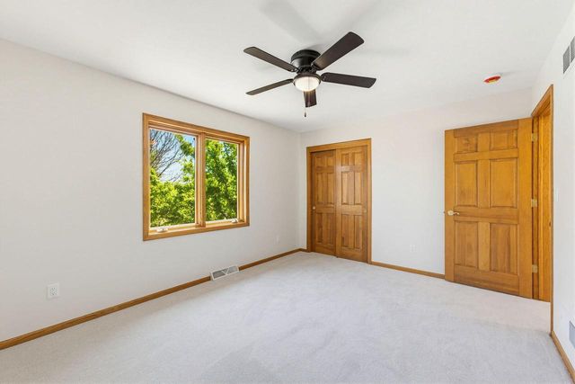 278 Mulberry DRIVE, Delafield, WI 53018