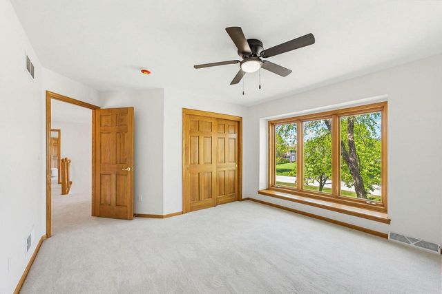 278 Mulberry DRIVE, Delafield, WI 53018