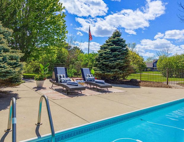 278 Mulberry DRIVE, Delafield, WI 53018