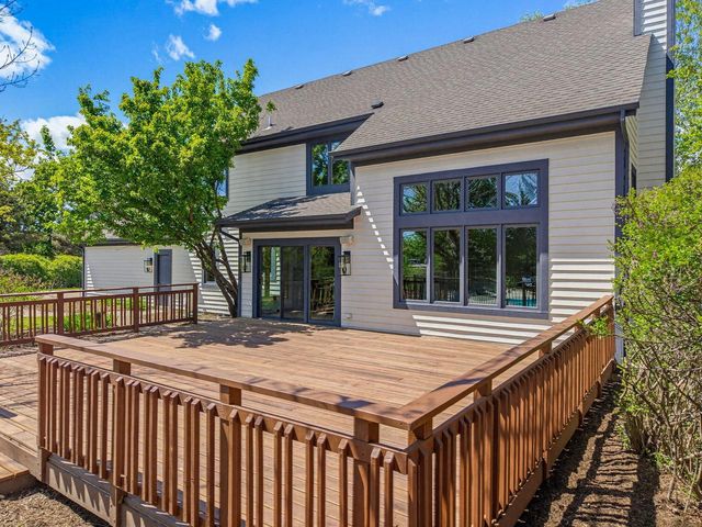 278 Mulberry DRIVE, Delafield, WI 53018