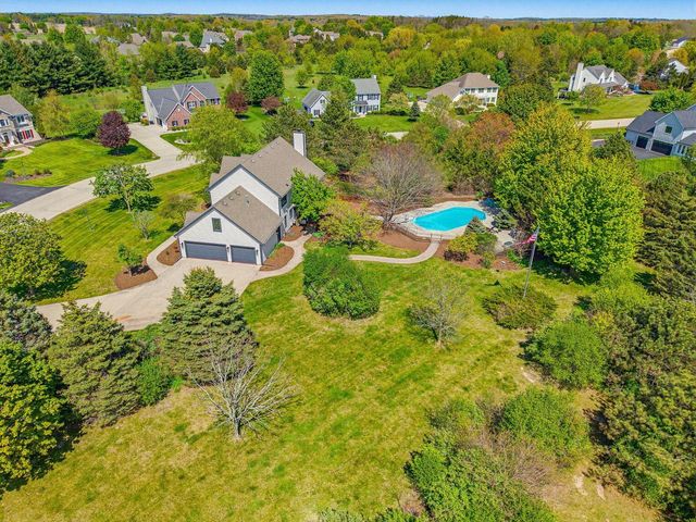 278 Mulberry DRIVE, Delafield, WI 53018