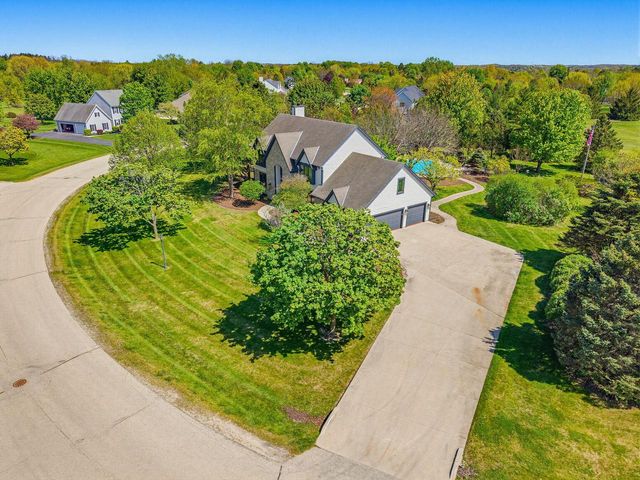 278 Mulberry DRIVE, Delafield, WI 53018