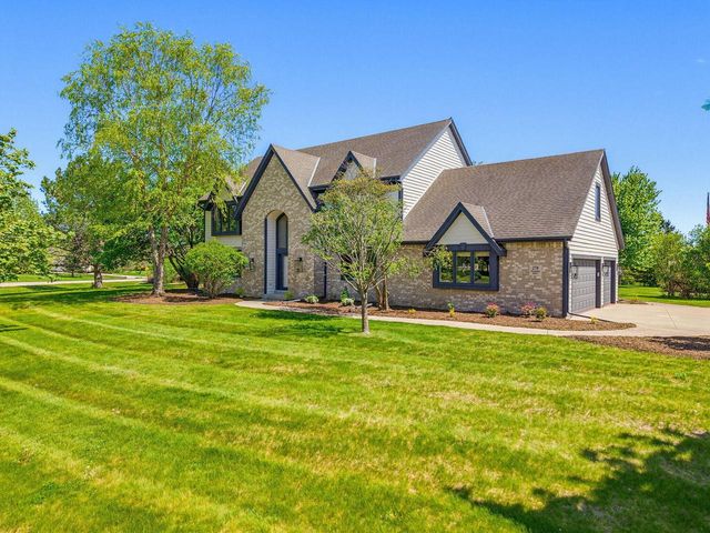 278 Mulberry DRIVE, Delafield, WI 53018