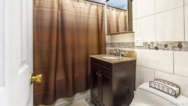 19 7th Street, Bayville, NY 11709