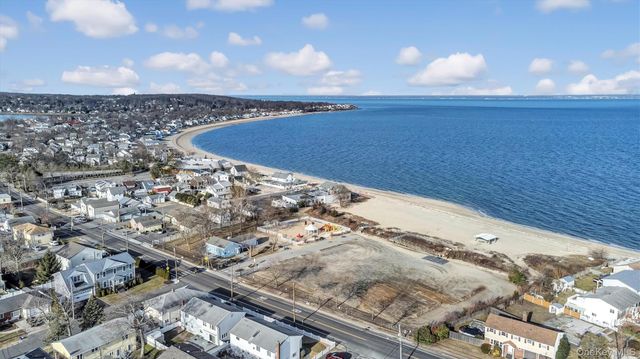 19 7th Street, Bayville, NY 11709