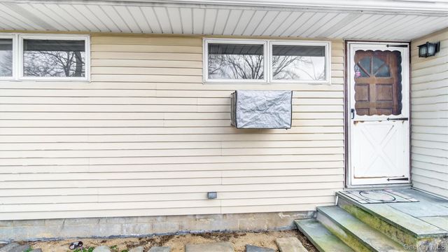 19 7th Street, Bayville, NY 11709