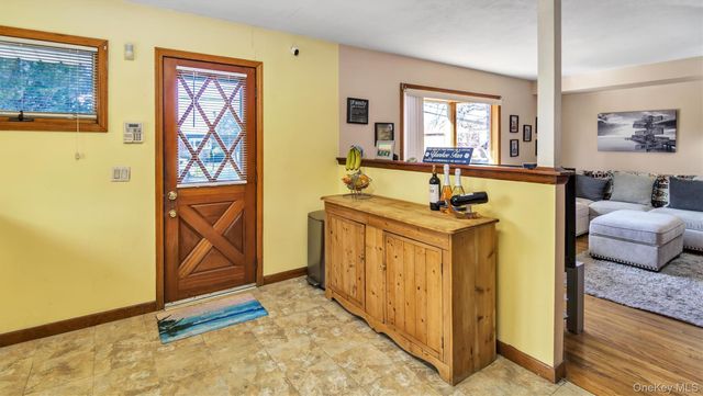 19 7th Street, Bayville, NY 11709