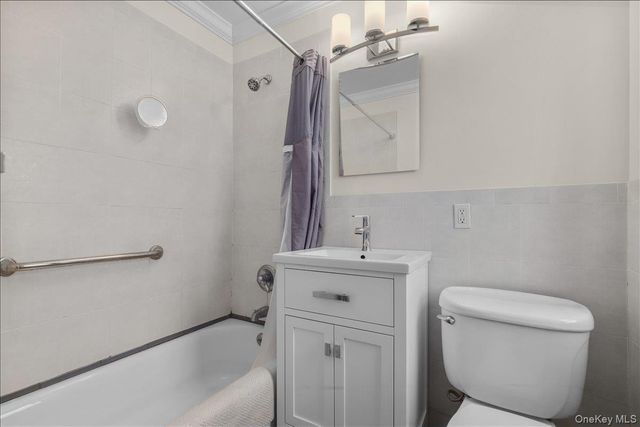 200 Diplomat Drive 3M, Mount Kisco, NY 10549