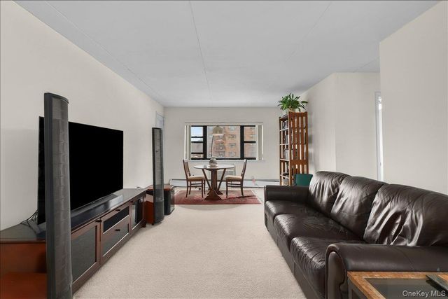 200 Diplomat Drive 3M, Mount Kisco, NY 10549