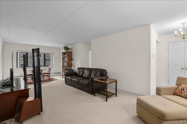 200 Diplomat Drive 3M, Mount Kisco, NY 10549