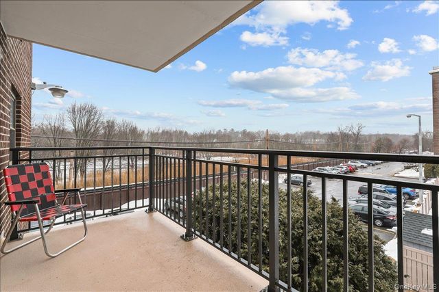 200 Diplomat Drive 3M, Mount Kisco, NY 10549