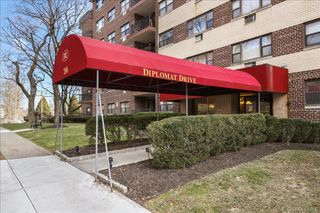 200 Diplomat Drive 3M, Mount Kisco, NY 10549