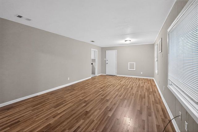 3047 S EDGEWARE RD, Memphis, TN 38118