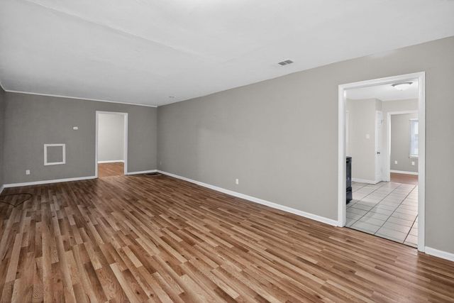 3047 S EDGEWARE RD, Memphis, TN 38118